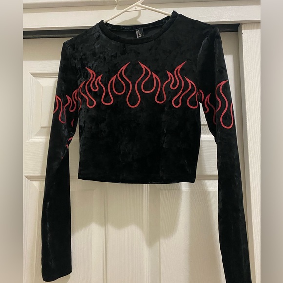 Forever 21 Velvet Flame Longsleeve Crop Top - Picture 5 of 6